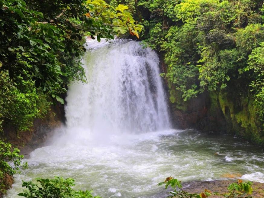 Cascada de Hollín