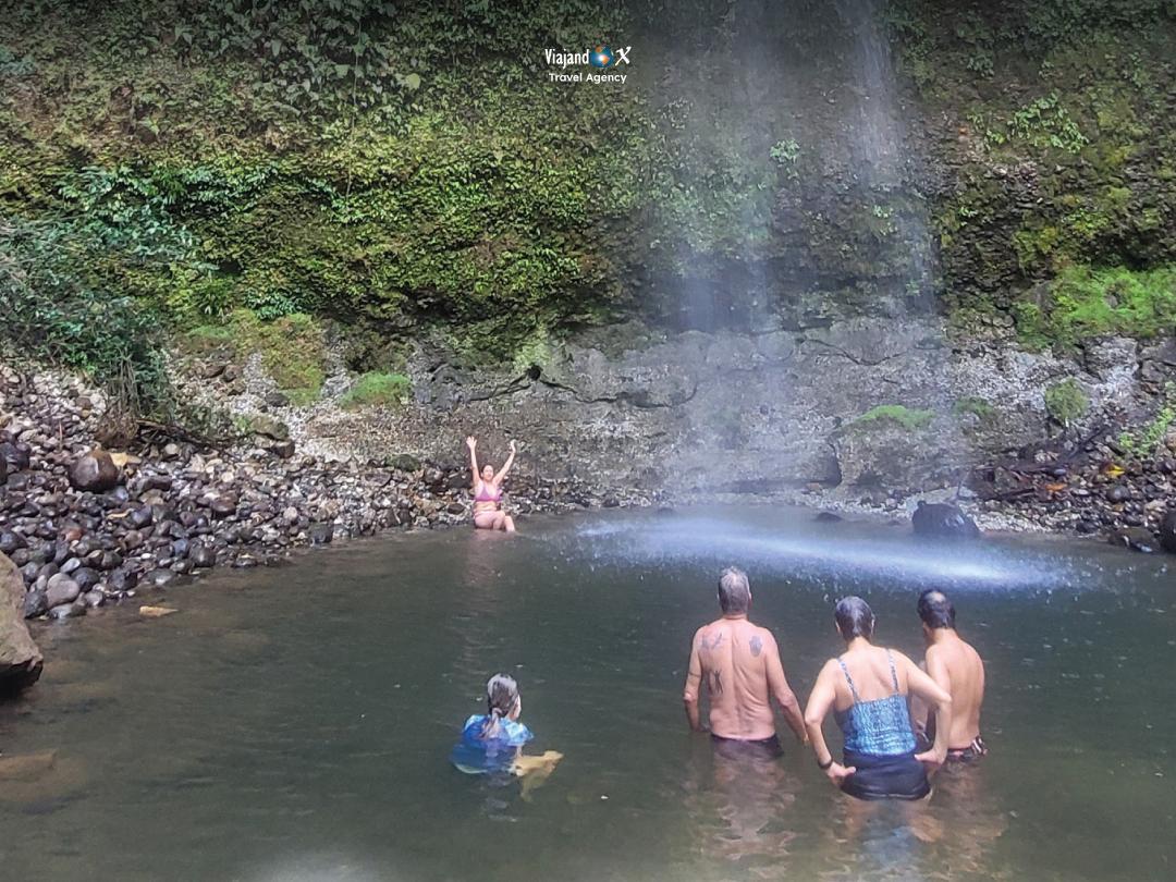 Reserva Bosque Tropical Hola Vida