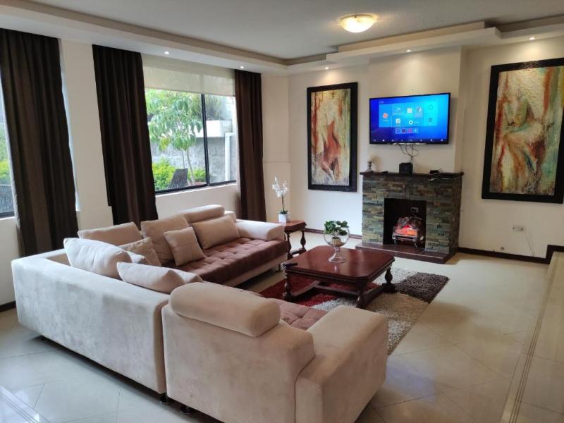 Hospedaje en Quito Norte, Apartamento & Suite independientes