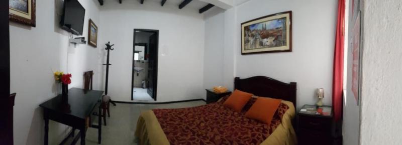 Hostal Flores
