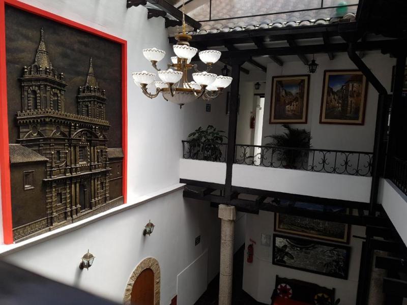 Hostal Flores