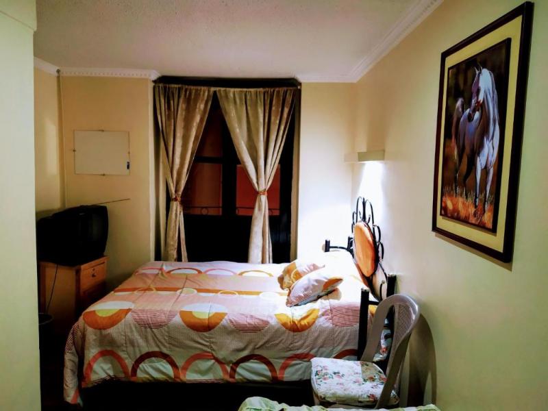 Hostal Latitud Ecuem