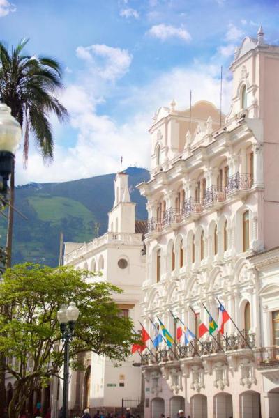 Plaza Grande Hotel