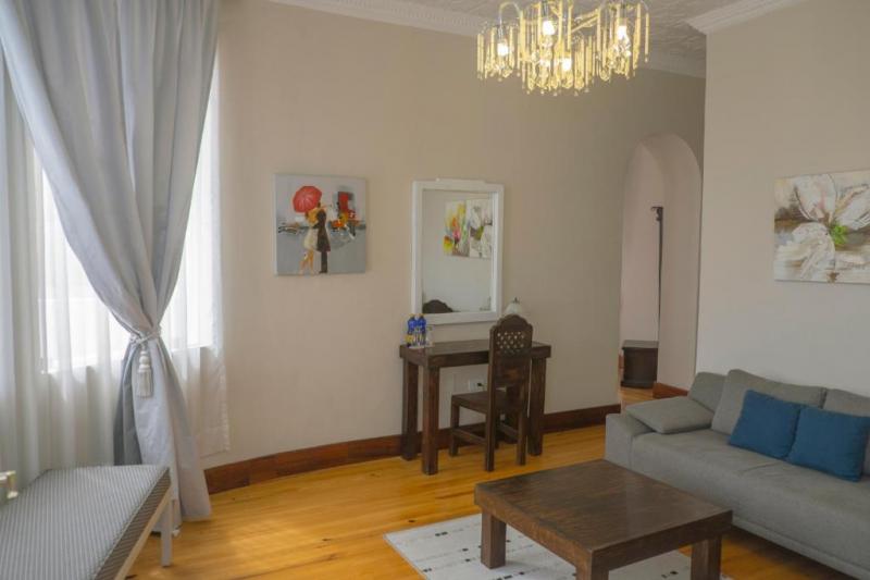 La Coupole Hotel