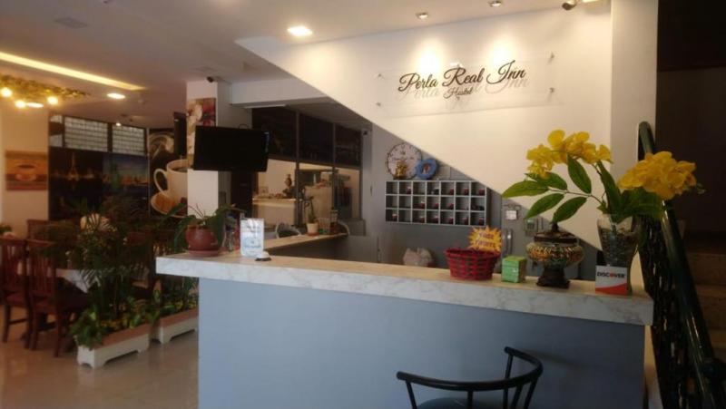 Hostal Perla Real Inn