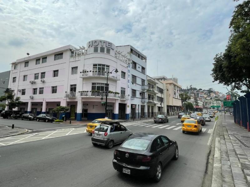 Hotel Perla Central