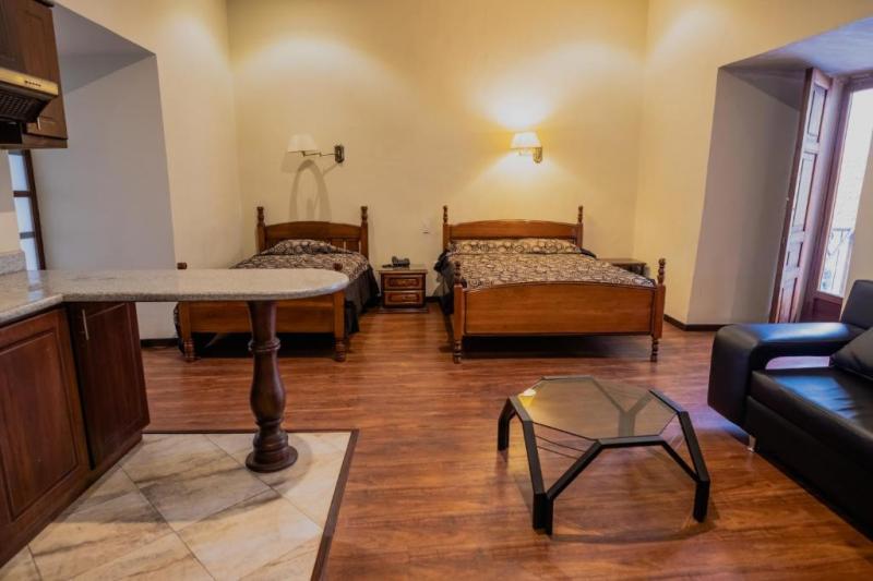 Suites & Hotel El Quijote