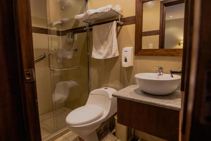 Suites & Hotel El Quijote