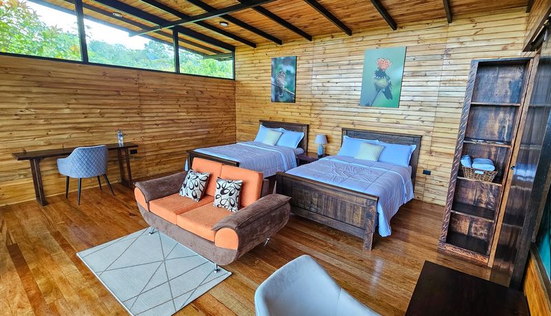Buglas Birding Lodge
