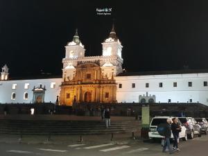 Imagen Plaza San Francisco noche