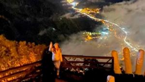 Imagen Vista Nocturna de Mirador Manos de Dios