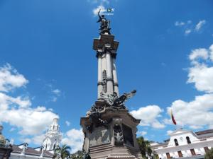 Imagen A los héroes del 10 de agosto