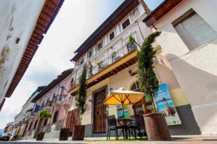 Friends Hotel & Rooftop by DOT Tradition
