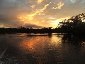 Imagen Atardecer Cuyabeno
