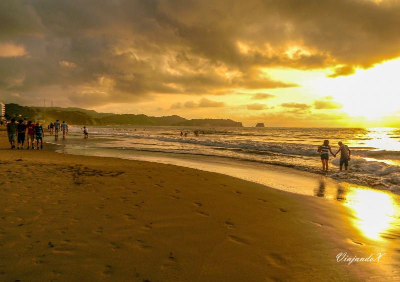 Sol y turismo comunitario en Atacames