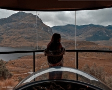 Captando el paisaje emblemático del Cajas desde su museo, donde es posible apreciar sus montañas y lagunas.